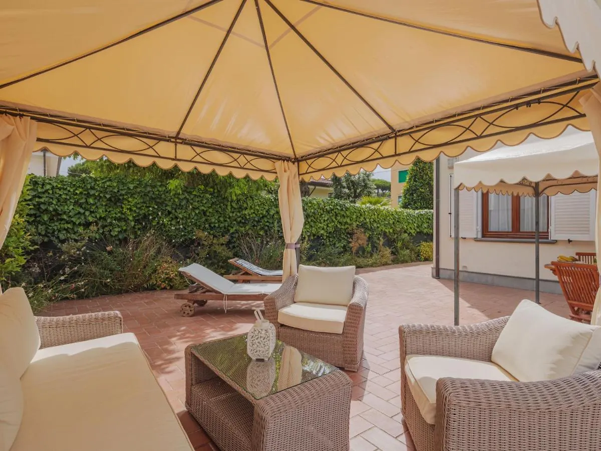 Casa vacanze Villa Locazione Turistica Rosa Lido di Camaiore